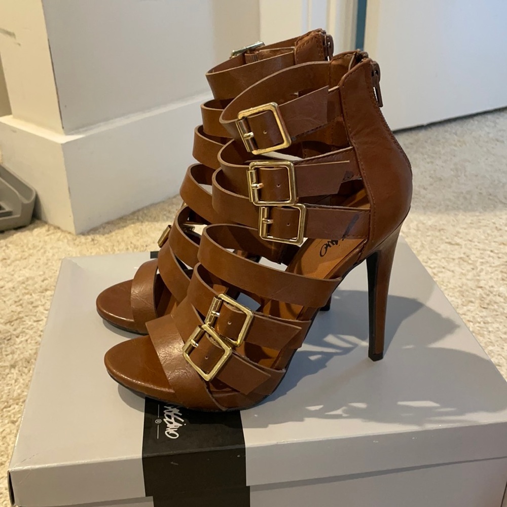 Women’s brown leather strappy sandals